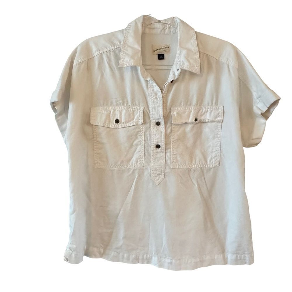 Universal Thread short sleeved white utility shirt w/collar & half buttons